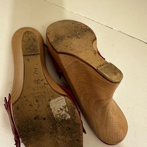 Bettye Muller Wedge Size 5.5 - Picture 4 of 4